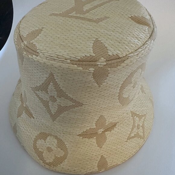 Louis Vuitton Beachview Bucket Hat